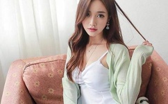 18禁美女把腿扒开让我看视频